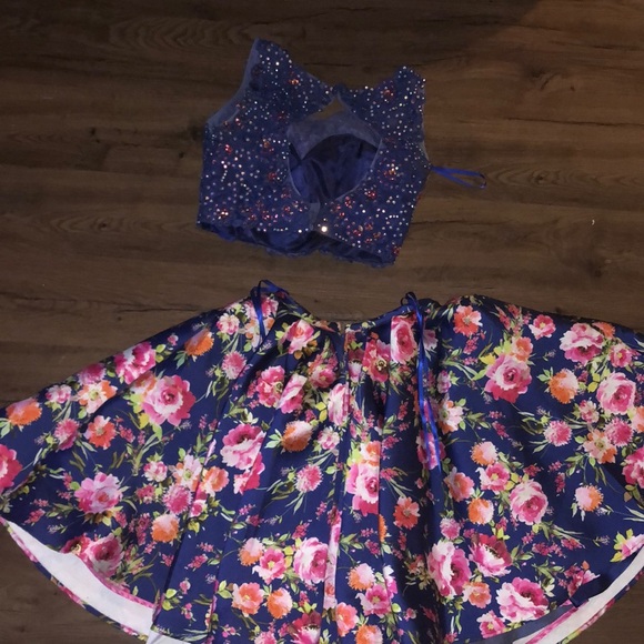 Angela & Alison dress - Picture 2 of 2